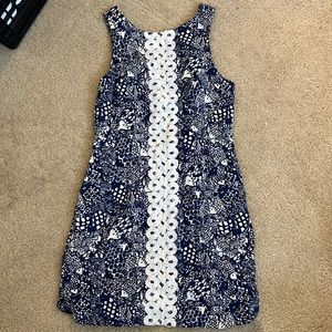 Lilly Pulitzer dress size 10 blue and white shift dress